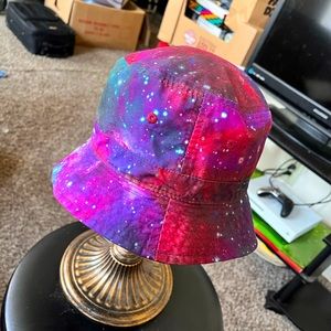 Reversible Galaxy bucket hat 2-in-1